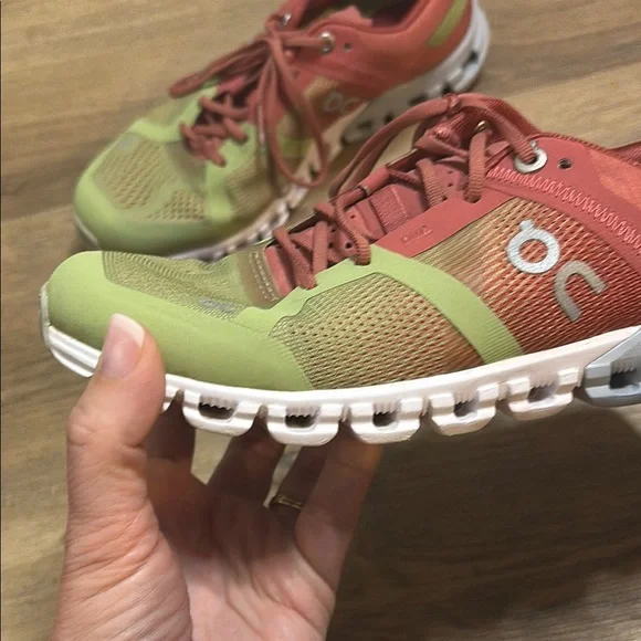 On Running Green and Red Athletic Shoes size 6 - Picture 2 of 14